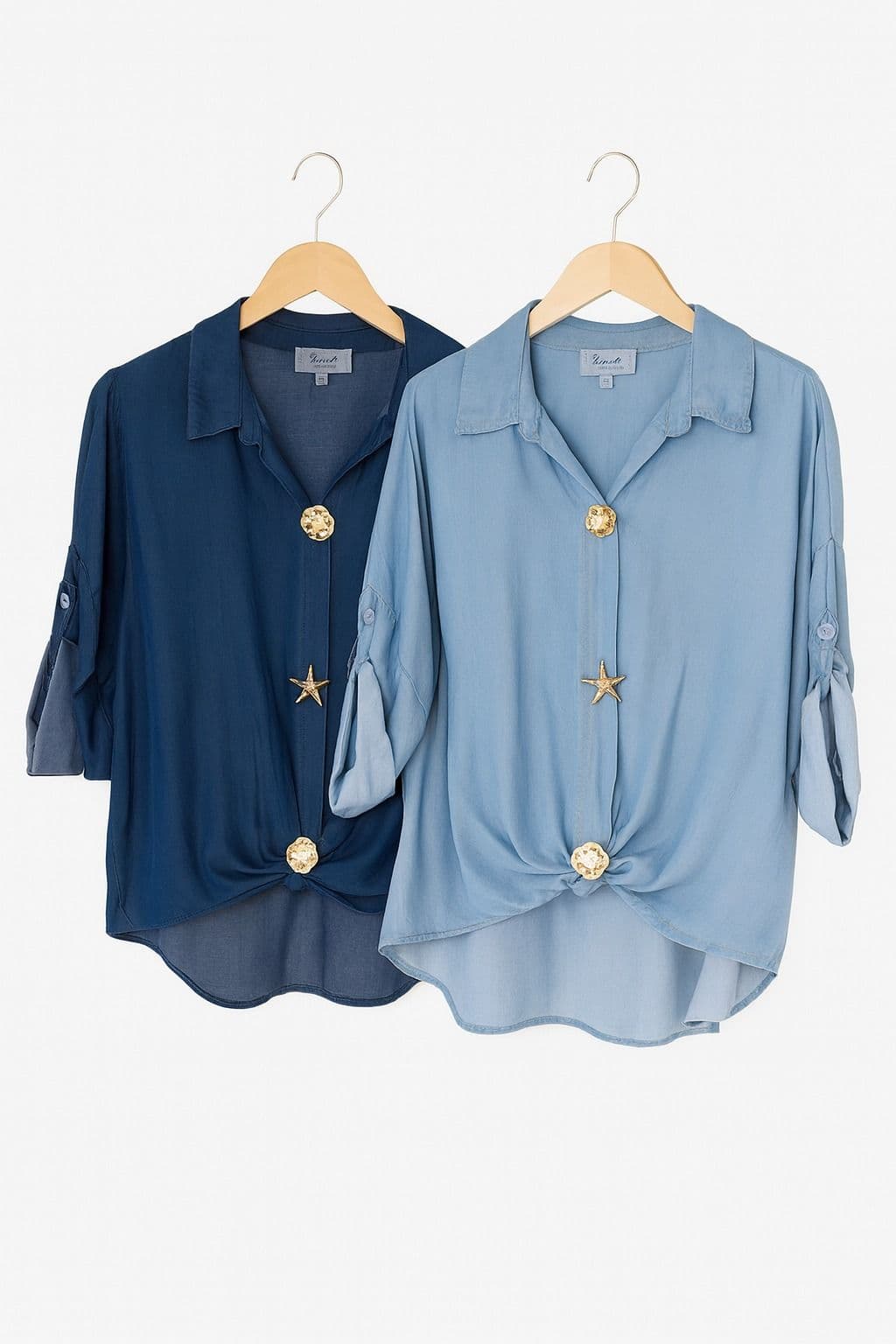 Blusa Italiana con Botones Decorativos – Available en Azul Marino y Celeste