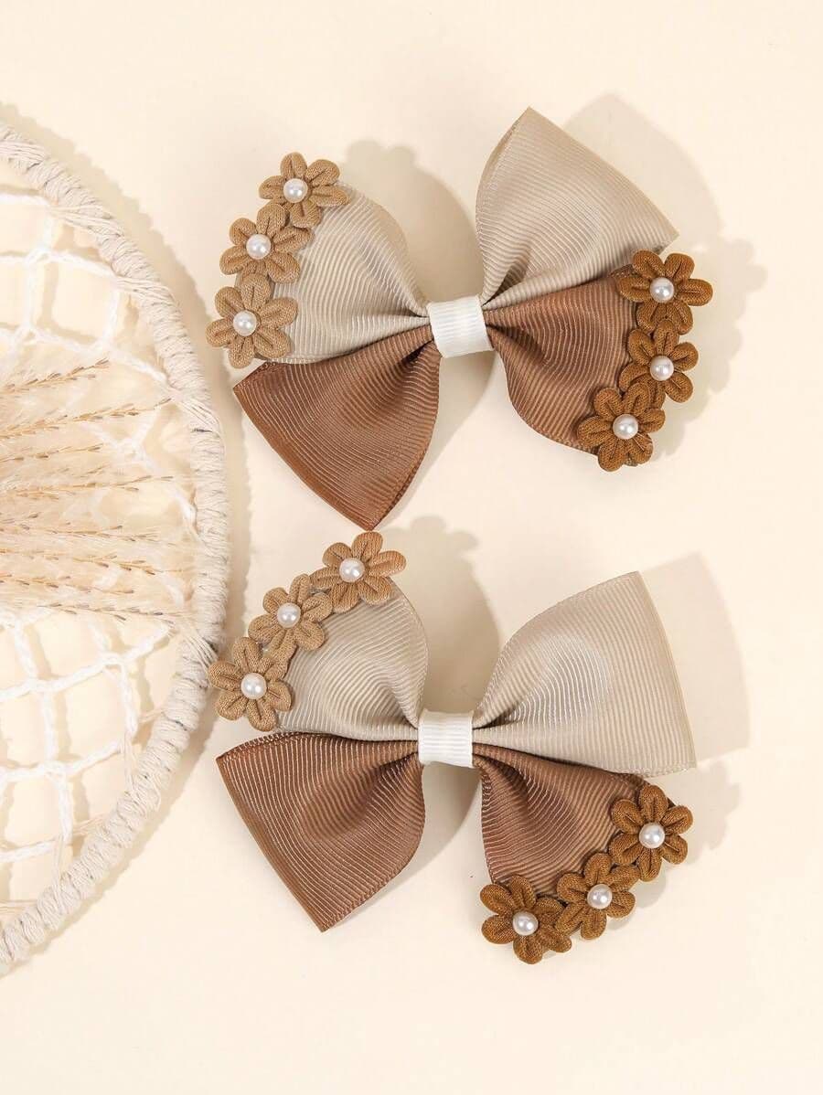 Set de 2 Lazos para el Cabello en Color Caqui Marrón para Niñas – Clips con Cinta Grosgrain y Perlas Florales
