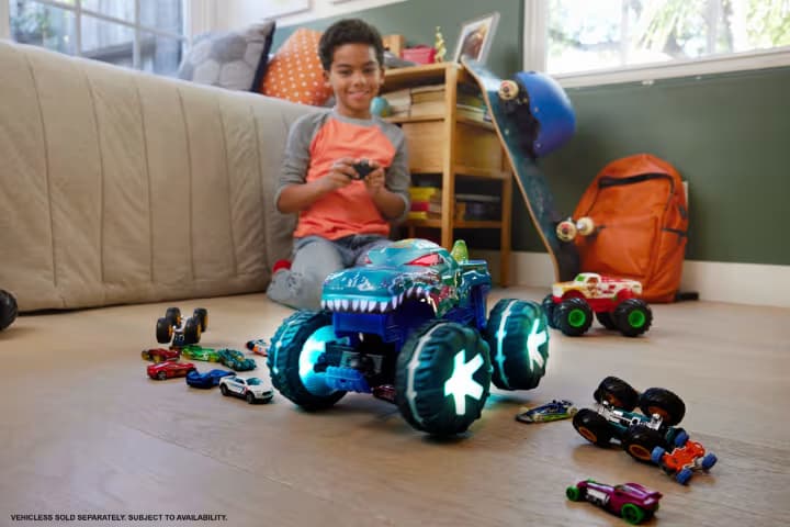 Vehículo a Control Remoto Hot Wheels Monster Trucks MEGA-Wrex Vivo a Escala 1:15, RC a Batería con Luces y Sonidos Interactivos
