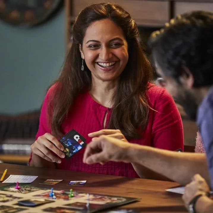 Juego de Mesa Clue (Cluedo), Juego de Misterio para Niños de 8 Años en Adelante, Juegos Familiares para 2-6 Jugadores - Miniatura 3