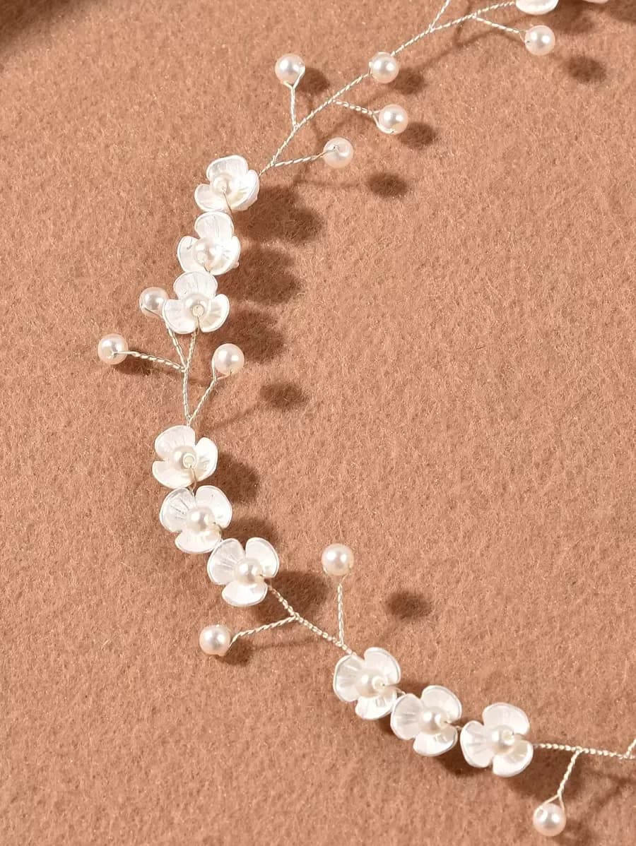 Diadema Artesanal para Mujer con Flores y Perlas Sintéticas – Elegante para Novias y Fiestas