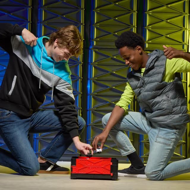 Arena de Batalla Beystadium Beyblade X Clash and Carry - Miniatura 3