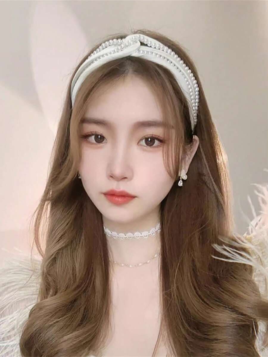 Diadema Elegante para Mujer con Nudo y Perlas Sintéticas – Beige