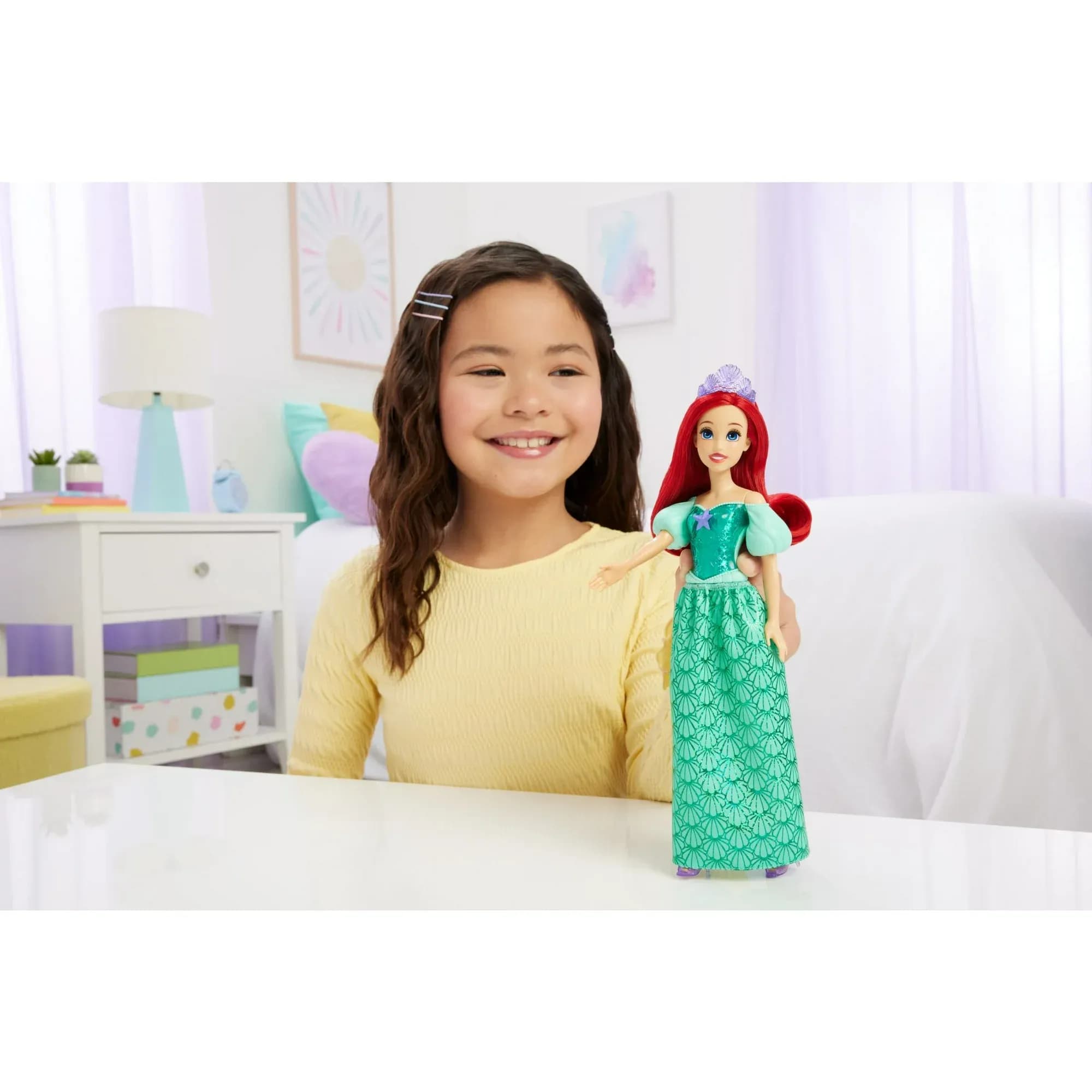 Muñeca Disney Princess Ariel – Cabello Rojo, Ojos Azules y Tiara – Estilo Brillante