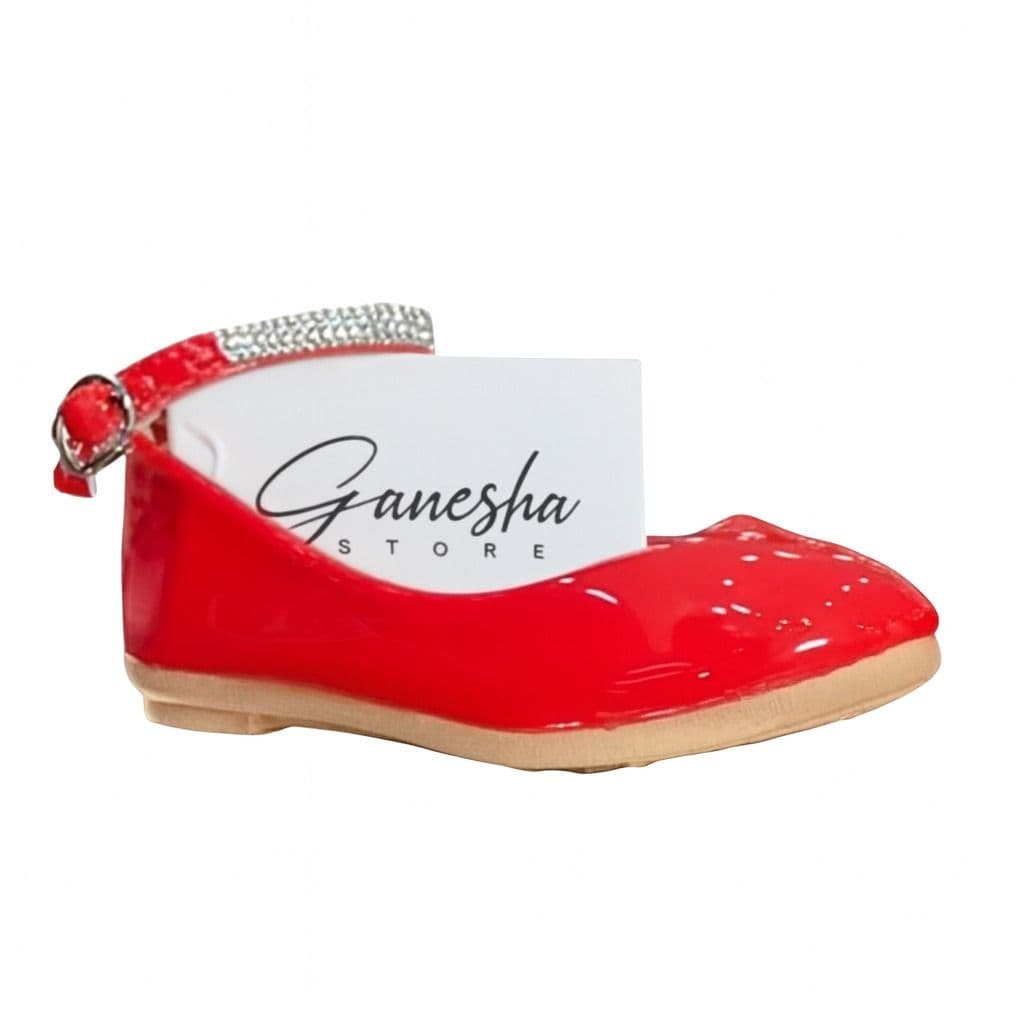 Bailarina Roja con Pulsera Brillante